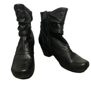 BareTraps Women's Black Handwork Boot Booties SIZE 8 FLAWED